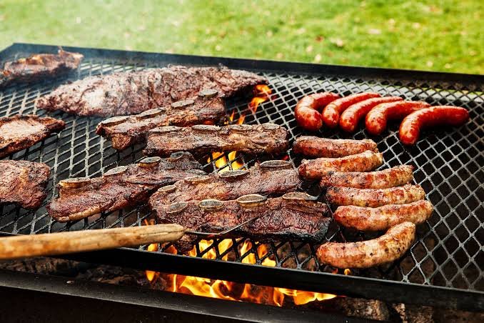 The Hunt for the Best Parrillada Argentina Near Me — And Why It’s Worth Every Bite